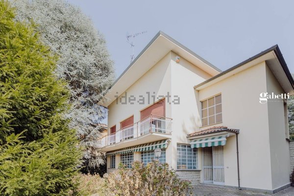 casa indipendente in vendita a Merate