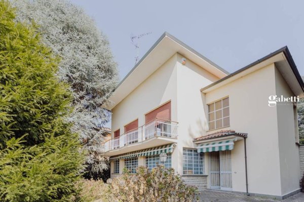 casa indipendente in vendita a Merate in zona Sartirana