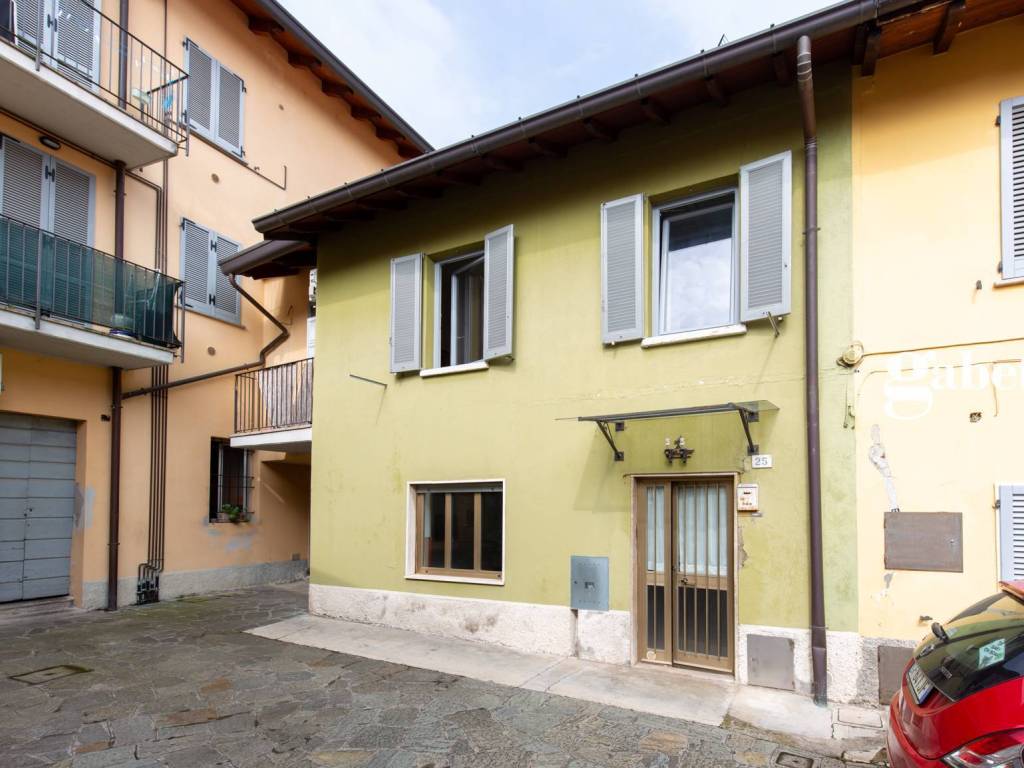 casa indipendente in vendita a Merate