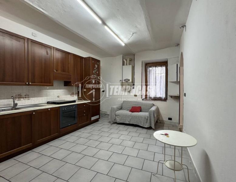 appartamento in vendita a Merate in zona Cassina Fra Martino