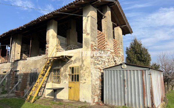 appartamento in vendita a Merate in zona Sartirana