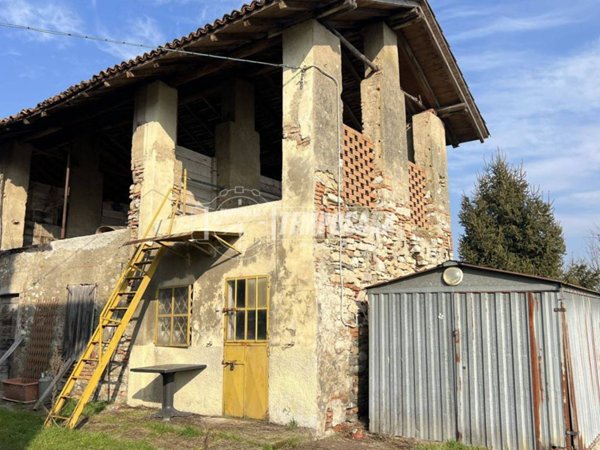 appartamento in vendita a Merate in zona Sartirana