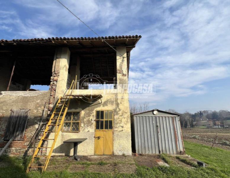 appartamento in vendita a Merate in zona Sartirana