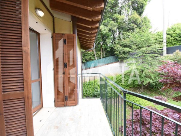 appartamento in vendita a Merate in zona Sartirana