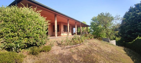 casa indipendente in vendita a Merate