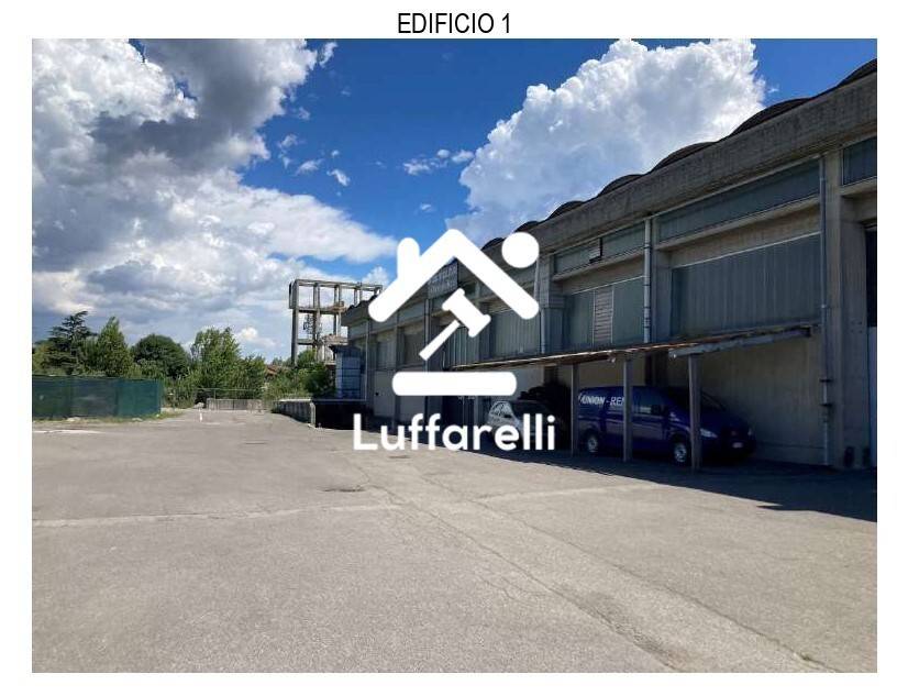 locale commerciale in vendita a Merate in zona Brugarolo