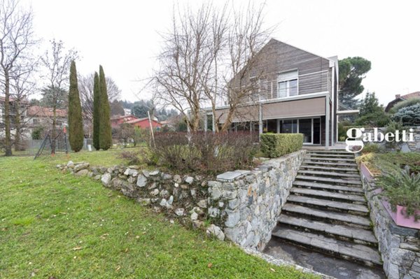 casa indipendente in vendita a Merate