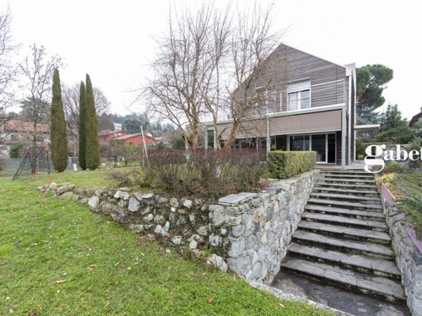casa indipendente in vendita a Merate