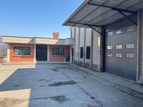 capannone in vendita a Merate
