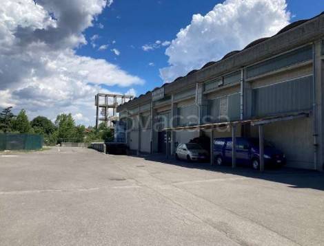 appartamento in vendita a Merate in zona Brugarolo