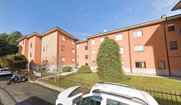 appartamento in vendita a Merate in zona Brugarolo