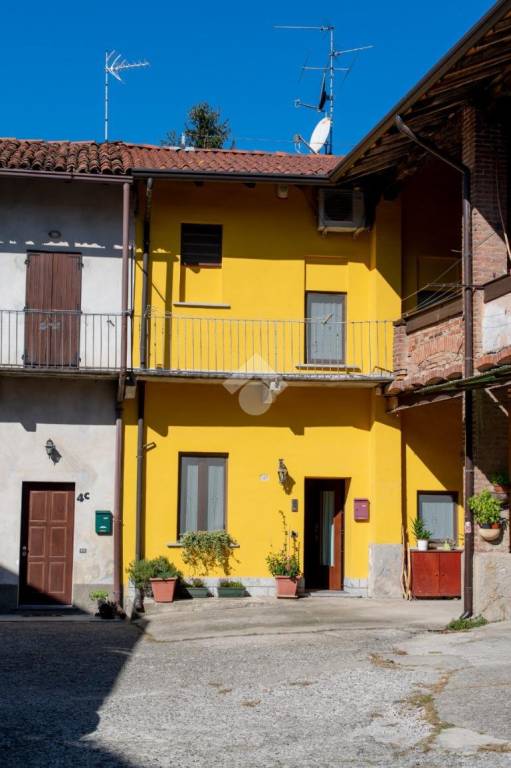casa indipendente in vendita a Merate in zona Cassina Fra Martino