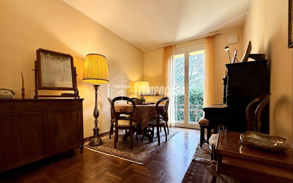 casa indipendente in vendita a Merate in zona Sartirana