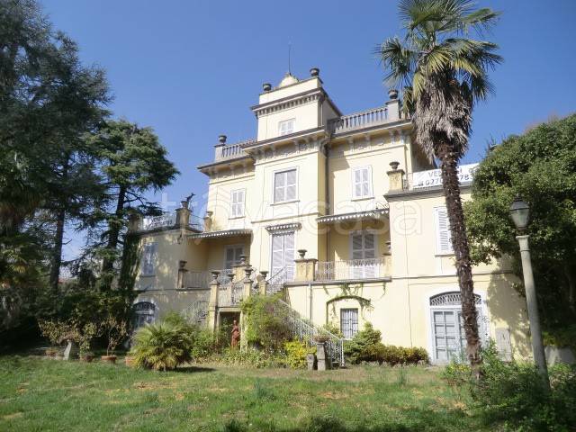 casa indipendente in vendita a Merate