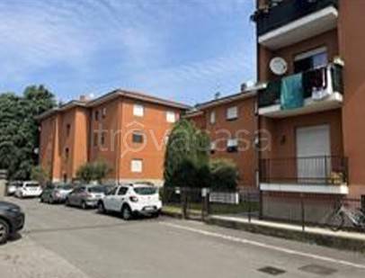 appartamento in vendita a Merate in zona Brugarolo