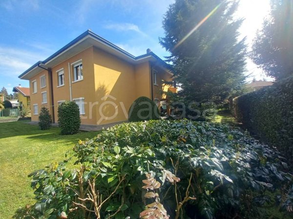 casa indipendente in vendita a Merate
