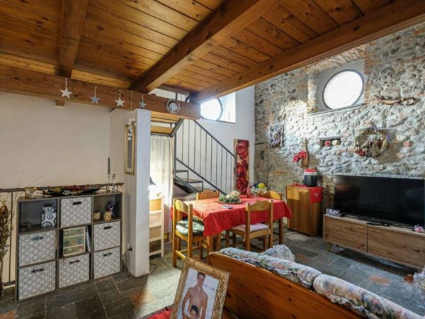 appartamento in vendita a Merate in zona Sartirana