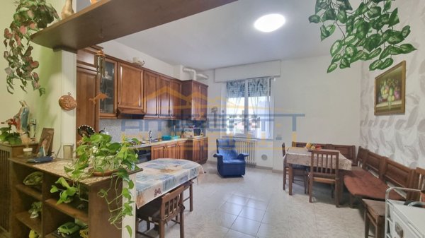 appartamento in vendita a Merate in zona Brugarolo