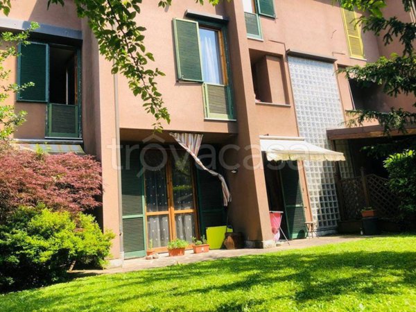 appartamento in vendita a Merate in zona Sartirana