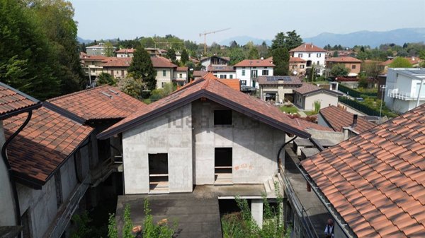 casa indipendente in vendita a Merate