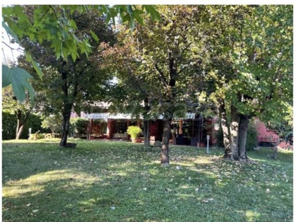 casa indipendente in vendita a Merate