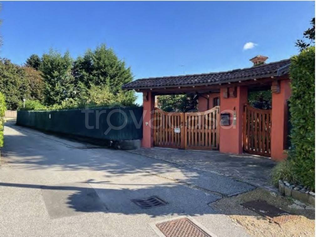 casa indipendente in vendita a Merate