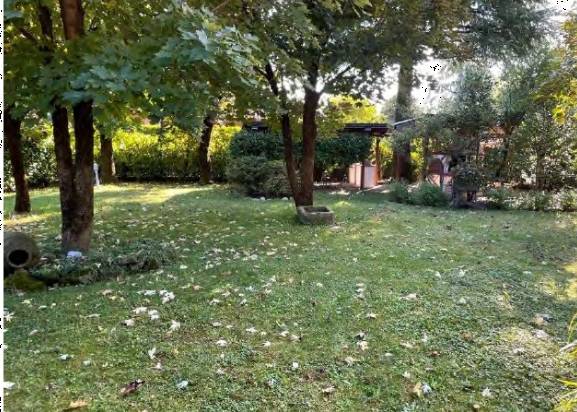 casa indipendente in vendita a Merate