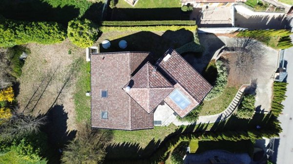 casa indipendente in vendita a Merate in zona Sartirana