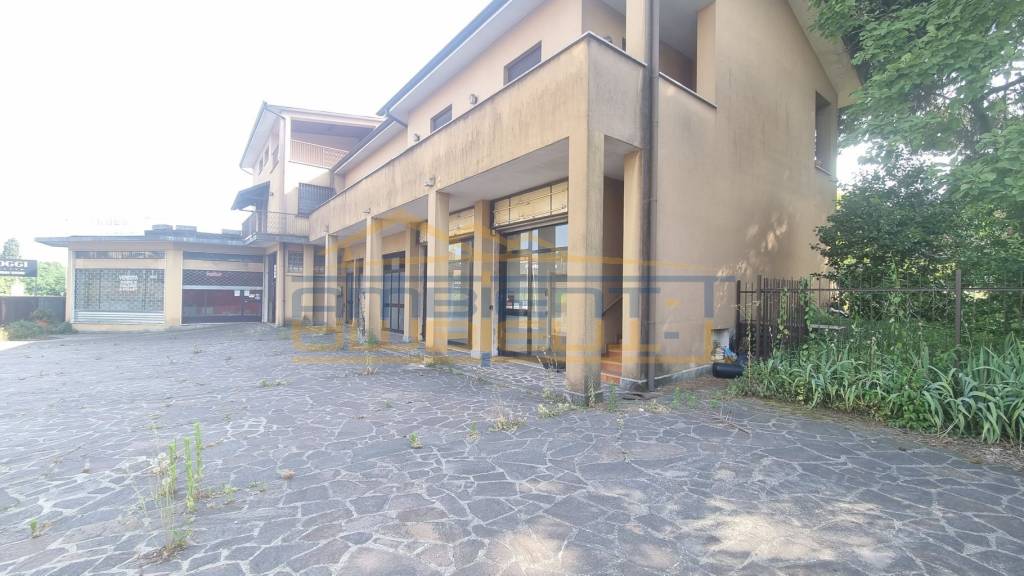 casa indipendente in vendita a Merate