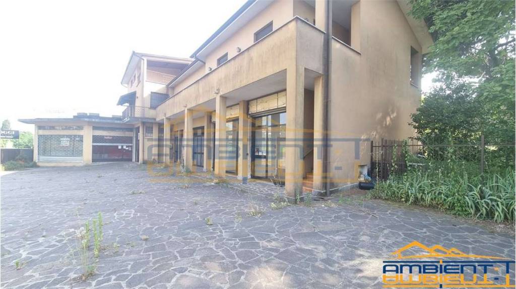 casa indipendente in vendita a Merate