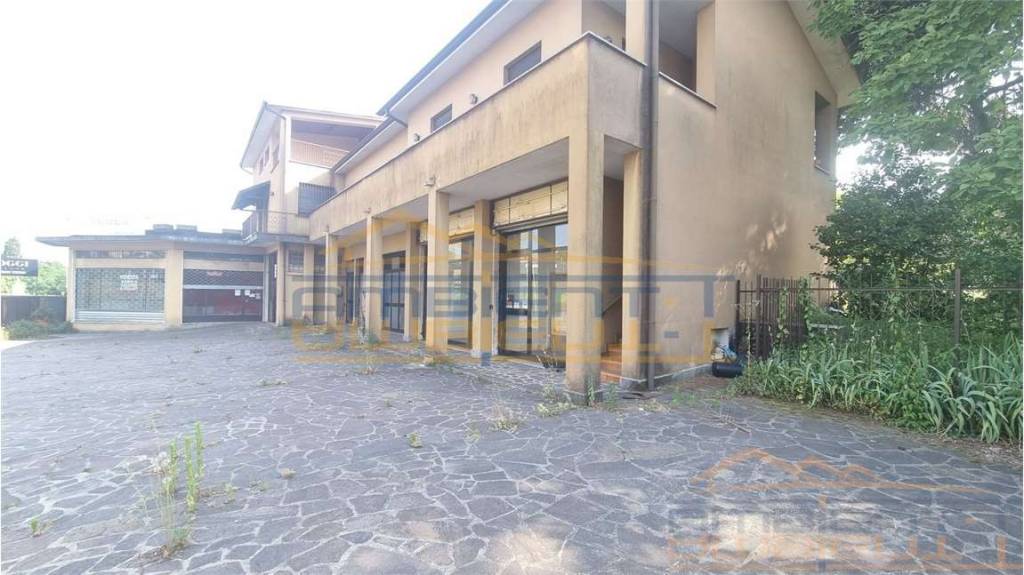 casa indipendente in vendita a Merate