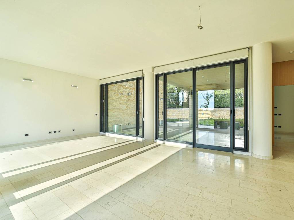 casa indipendente in vendita a Merate in zona Sartirana