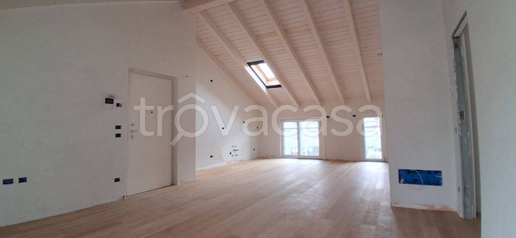 appartamento in vendita a Merate