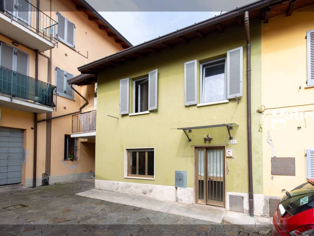 casa indipendente in vendita a Merate