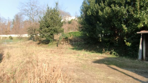 terreno edificabile in vendita a Merate in zona Sartirana