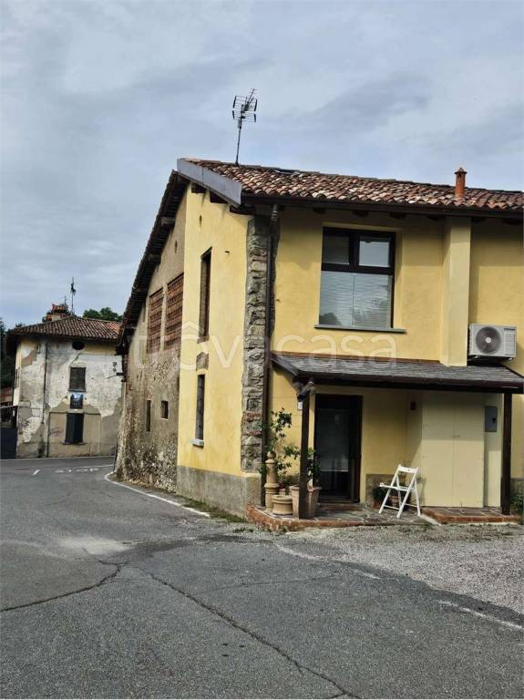 casa indipendente in vendita a Merate