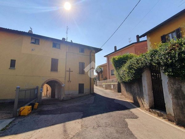 appartamento in vendita a Merate in zona Sartirana
