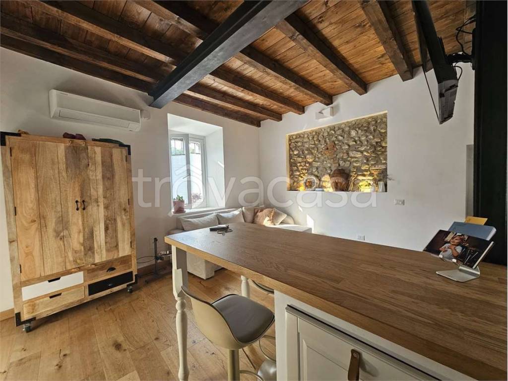 casa indipendente in vendita a Merate