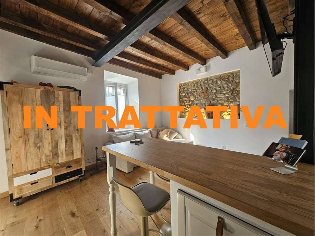 casa indipendente in vendita a Merate