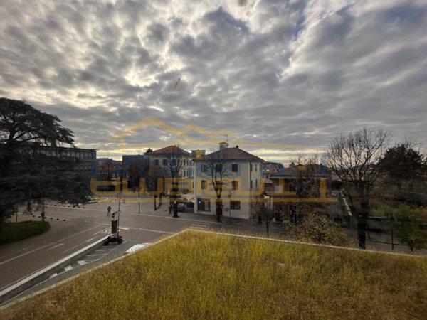 ufficio in vendita a Merate