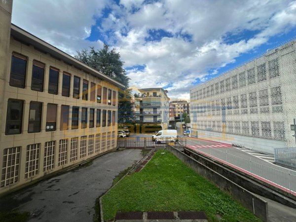 ufficio in vendita a Merate