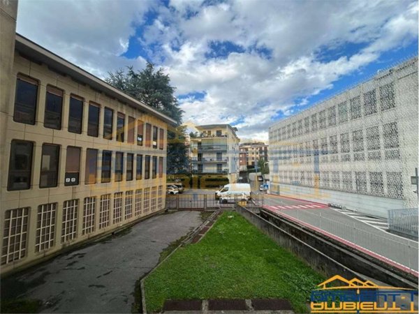 ufficio in vendita a Merate