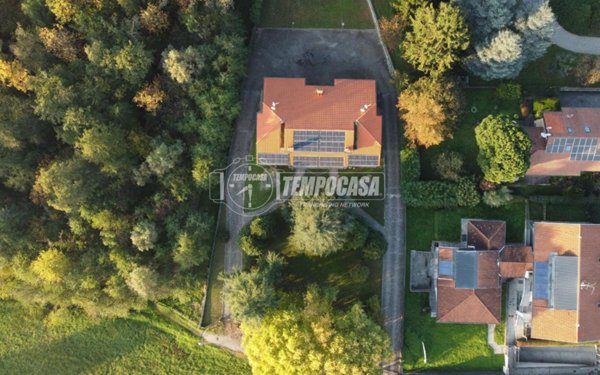 casa indipendente in vendita a Merate in zona Cassina Fra Martino