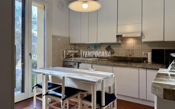 casa indipendente in vendita a Merate in zona Sartirana