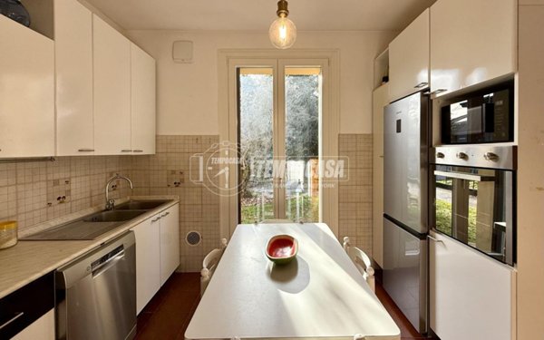 casa indipendente in vendita a Merate in zona Sartirana