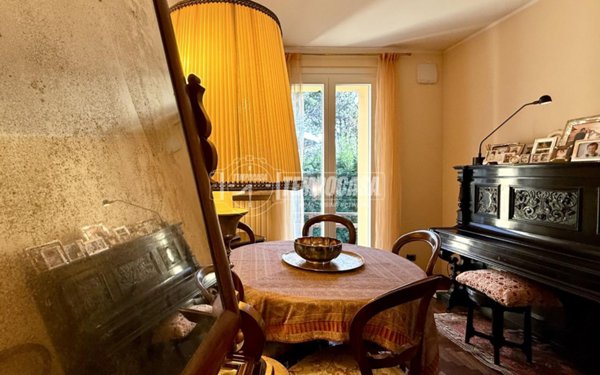 casa indipendente in vendita a Merate in zona Sartirana