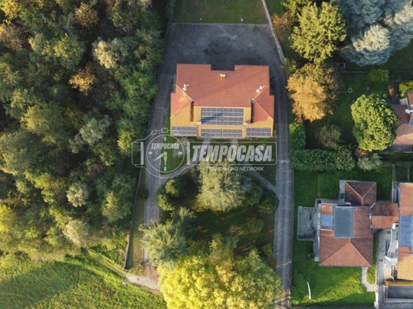 casa indipendente in vendita a Merate in zona Cassina Fra Martino
