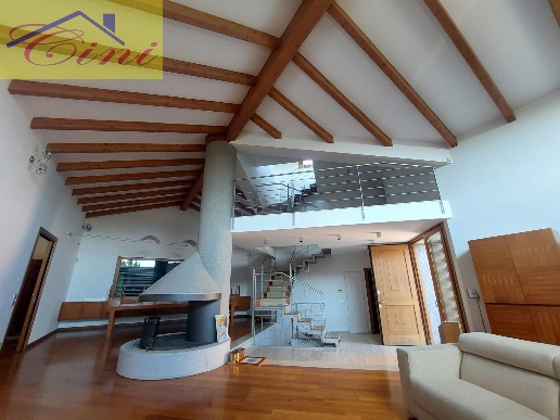 casa indipendente in vendita a Merate in zona Sartirana