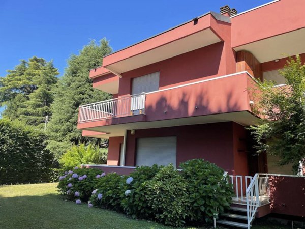 appartamento in vendita a Merate