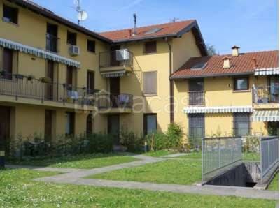 appartamento in vendita a Merate in zona Brugarolo
